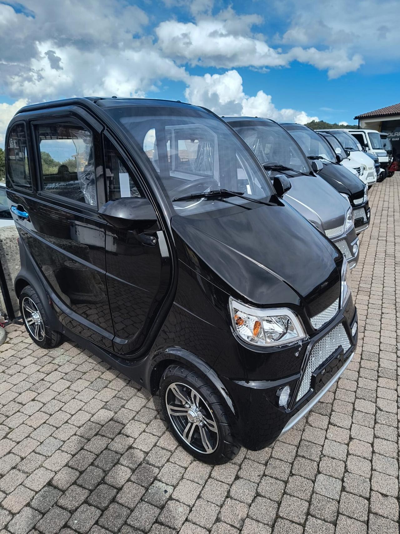 MINI AUTO DISABILI SCOOTER CABINATO ANZIANI