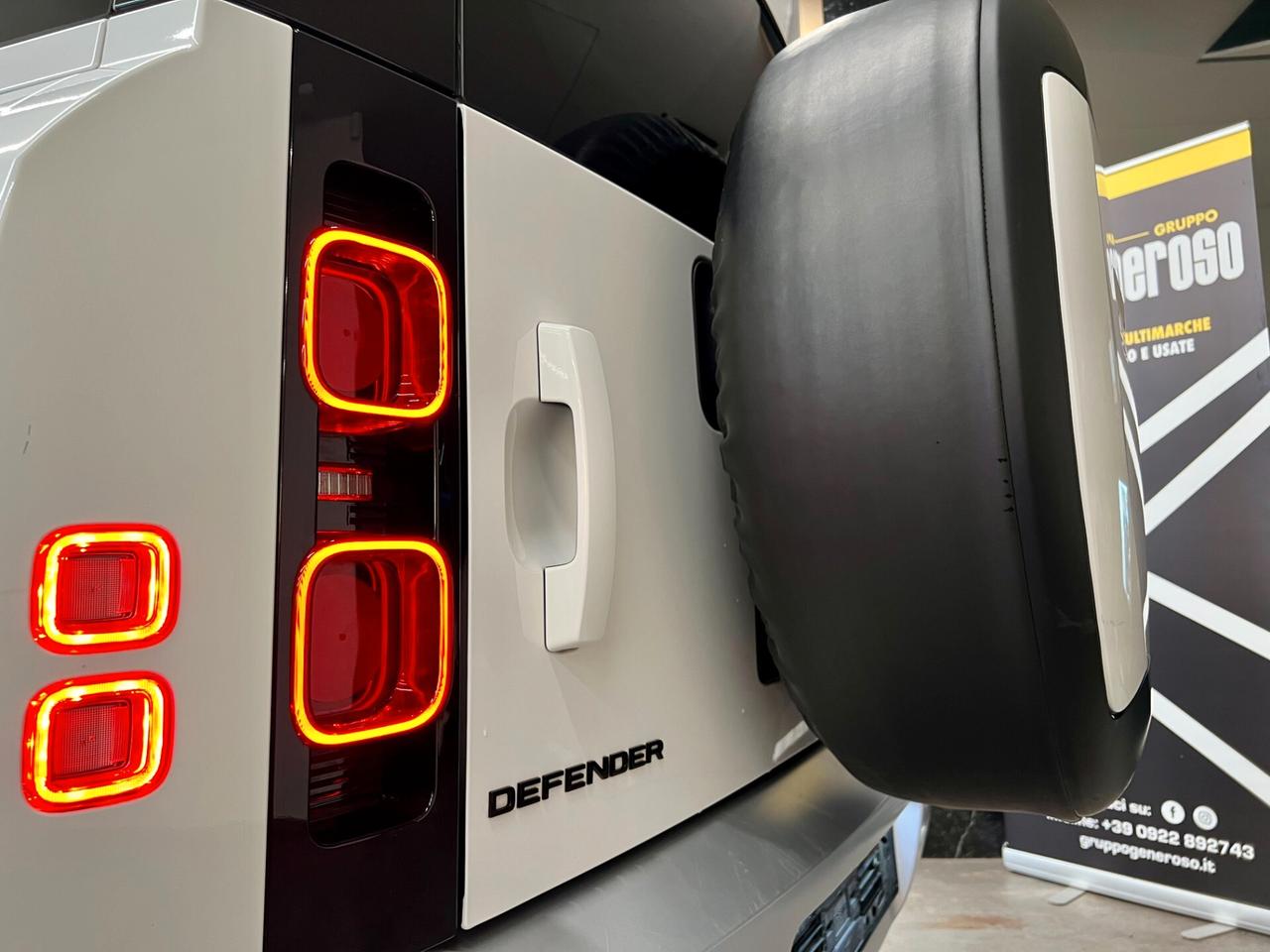 Land Rover Defender 3.0D I6 250 CV AWD Auto X-Dynamic SE