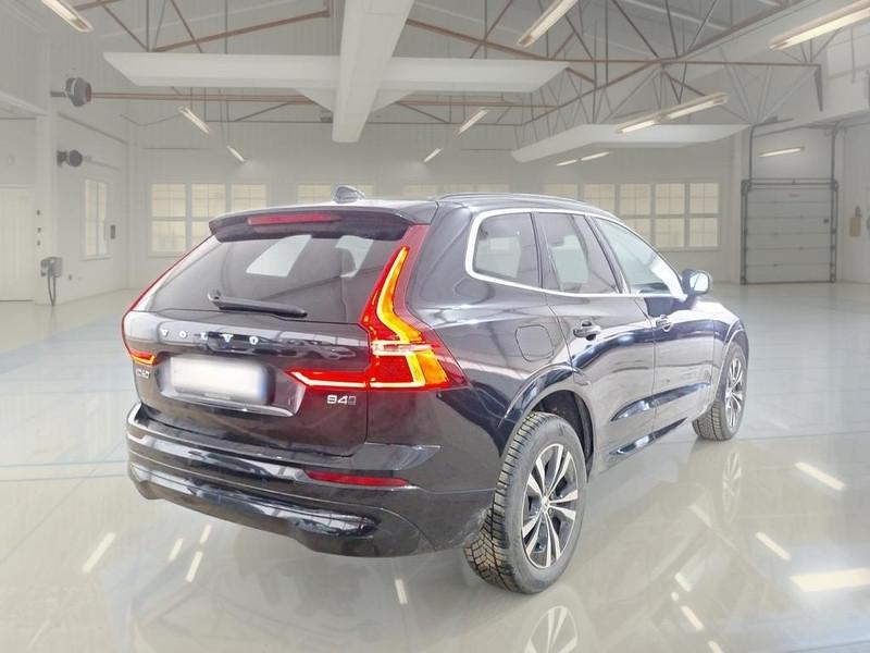 VOLVO XC60 B4 D AWD AUTOMATICO MOMENTUM PRO MY22 5 PORTE SUV