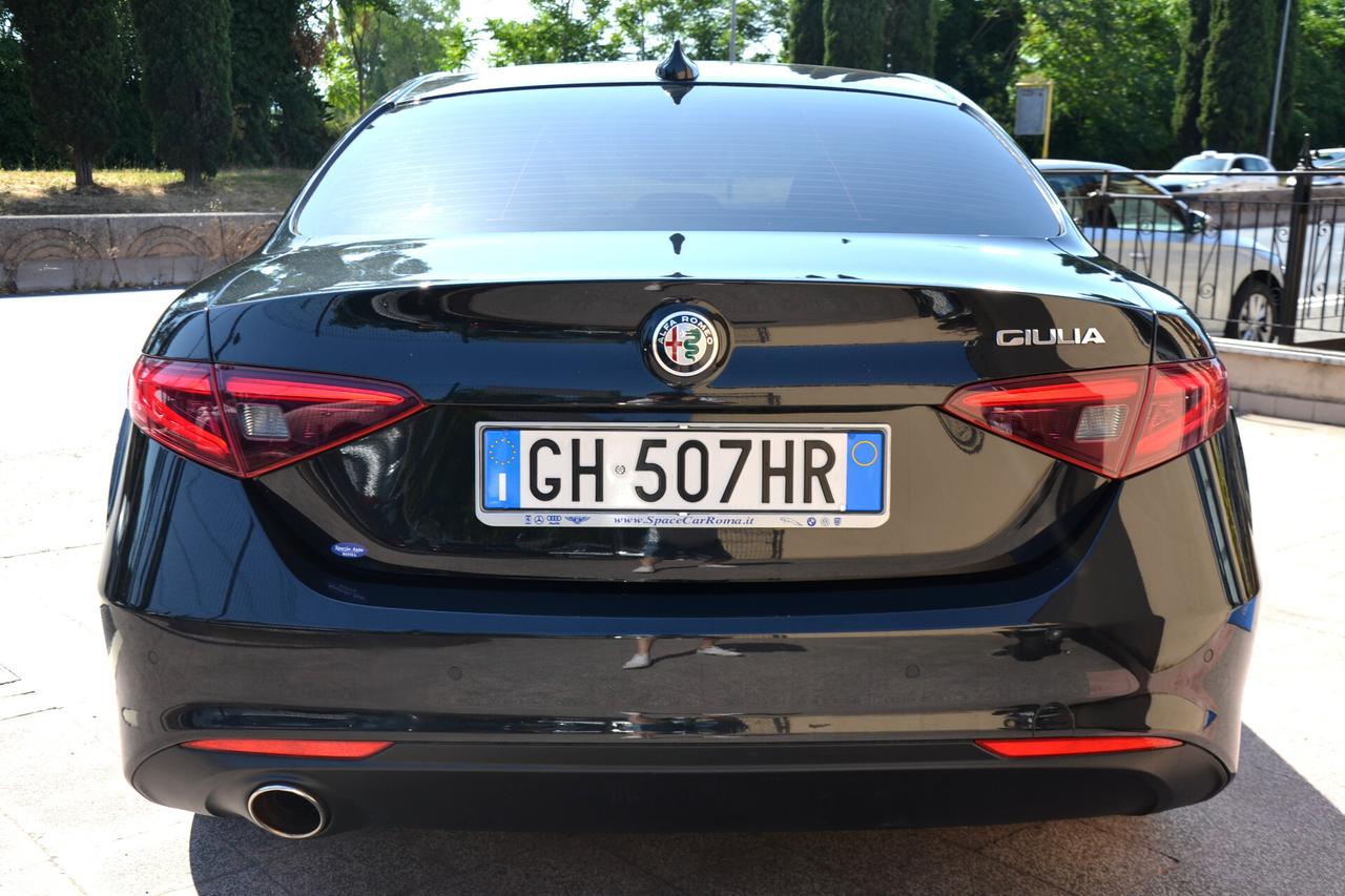Alfa Romeo Giulia 2.0 TURBO 200CV AT8! Prezzo vero senza vincoli Unipro, fatturabile e italiana Garanzia 12 mesi inclusa!