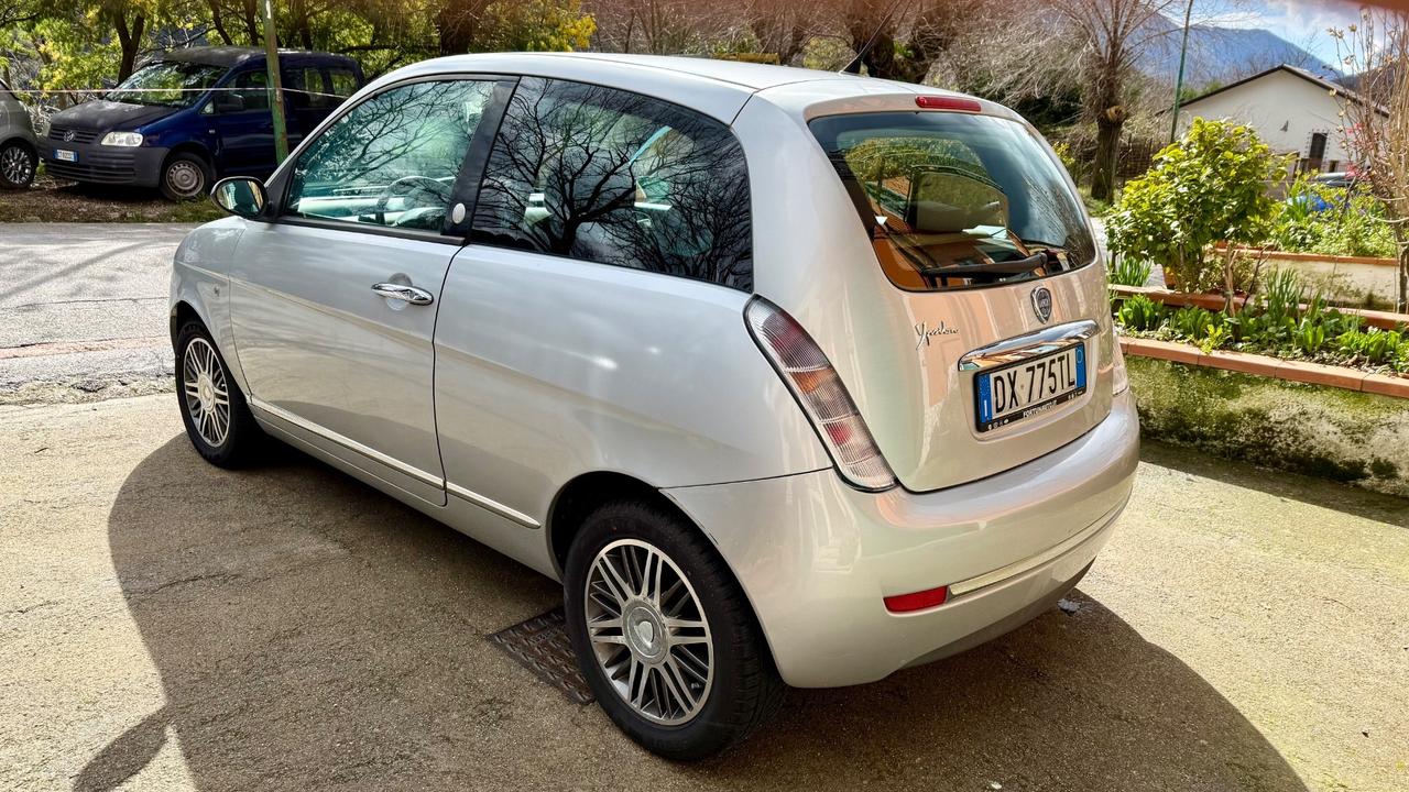 Lancia Ypsilon 1.4 Platino Ecochic GPL
