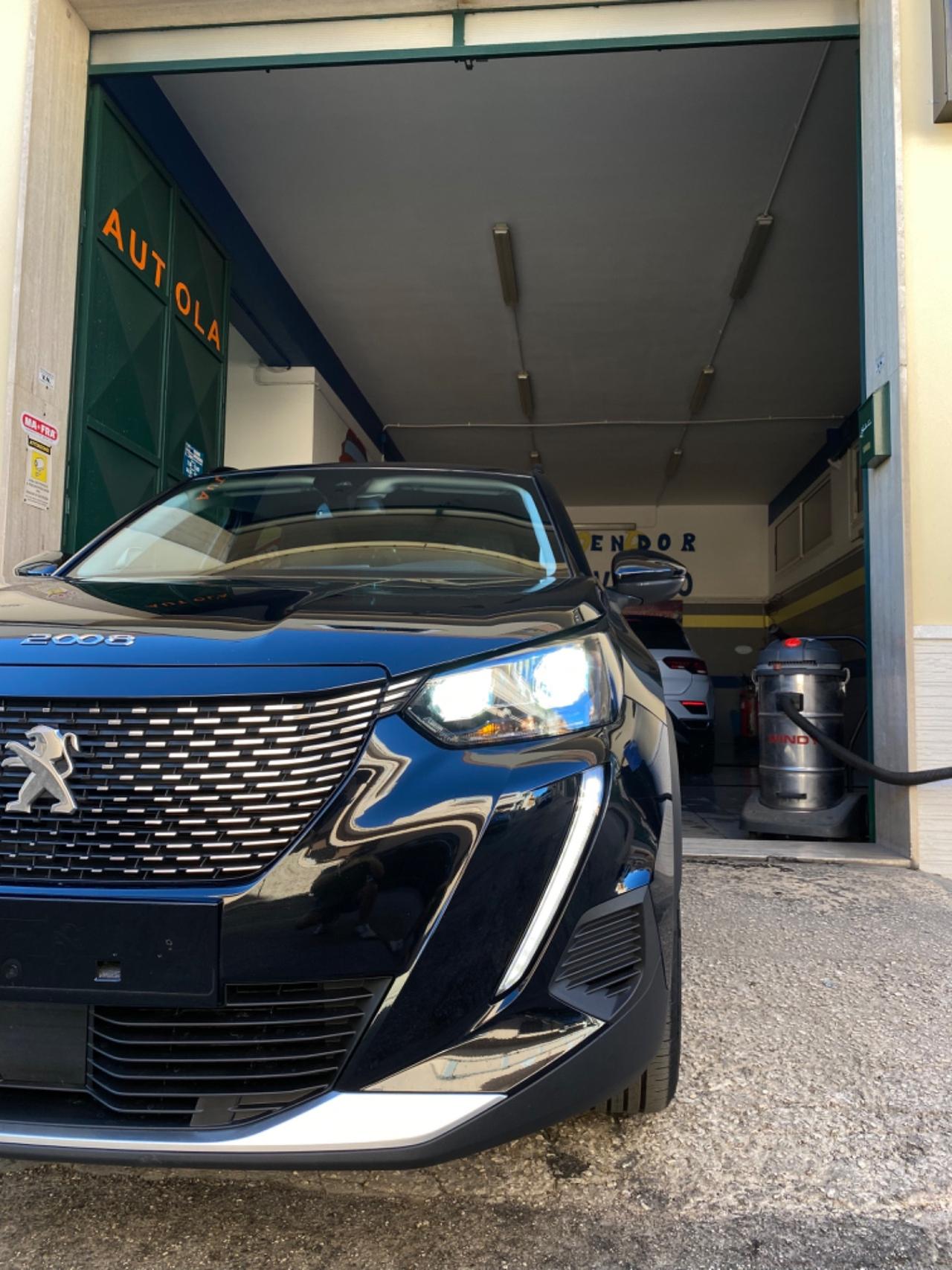 Peugeot 2008 PureTech 100 S&S Allure Pack