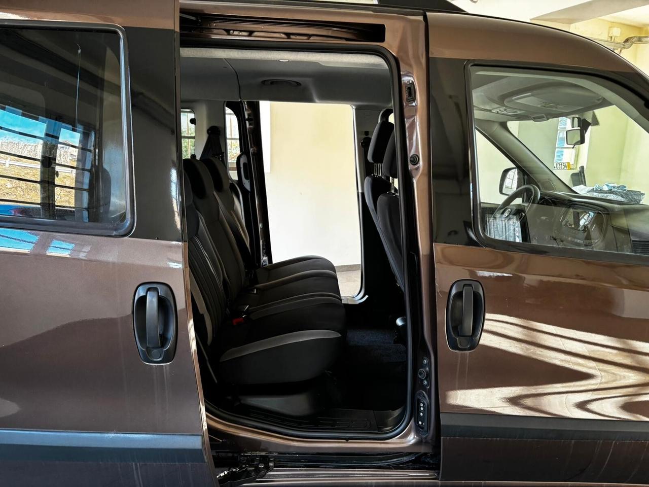 Fiat Doblò 1.4 T-Jet 16V Easy 7 POSTI