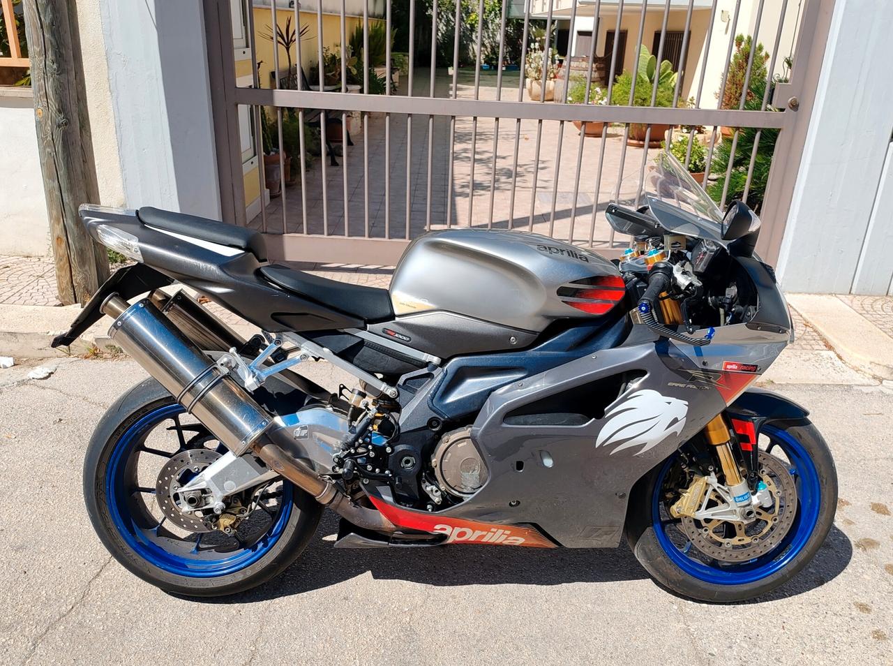 Aprilia RSV 1000 R Factory 145cv
