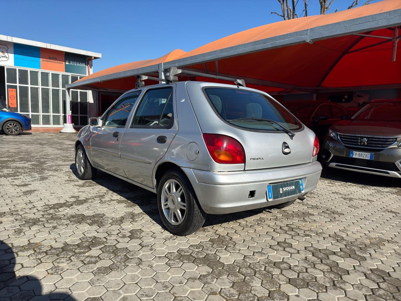 Ford Fiesta ADATTA A NEOPATENTATI 1.2i 16V cat 5 porte Ghia