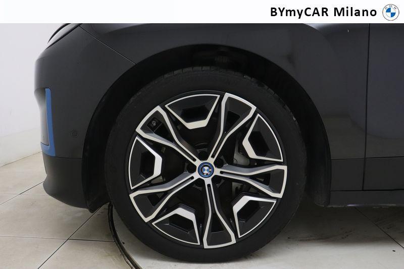 BMW iX 40 pacchetto sportivo xDrive