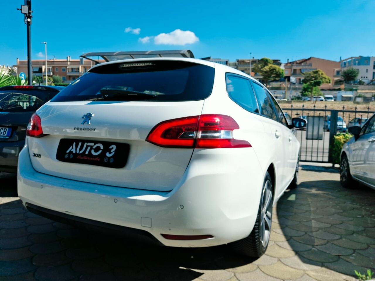 Peugeot 308 BlueHDi 120 S&S SW Allure