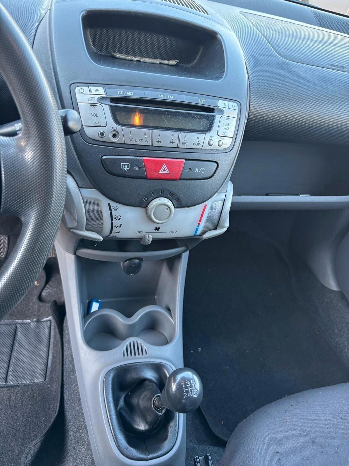 Toyota Aygo 1.4 turbodiesel 5 porte Sol