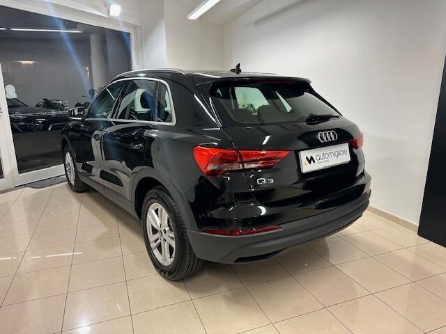 Audi Q3 35 TDI S tronic Business