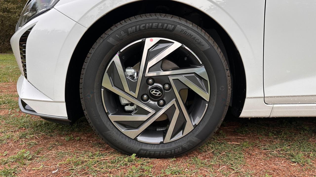 HYUNDAI i20 1.0 T-GDI CONNECTLINE NUOVA – 14950€