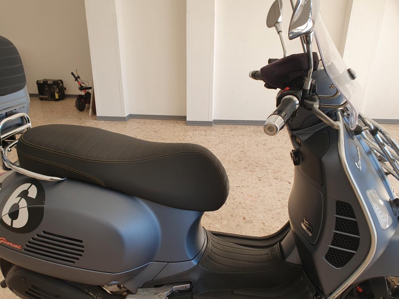 Piaggio Vespa 6 Giorni km 13000 anno 21 blocca cavoletto