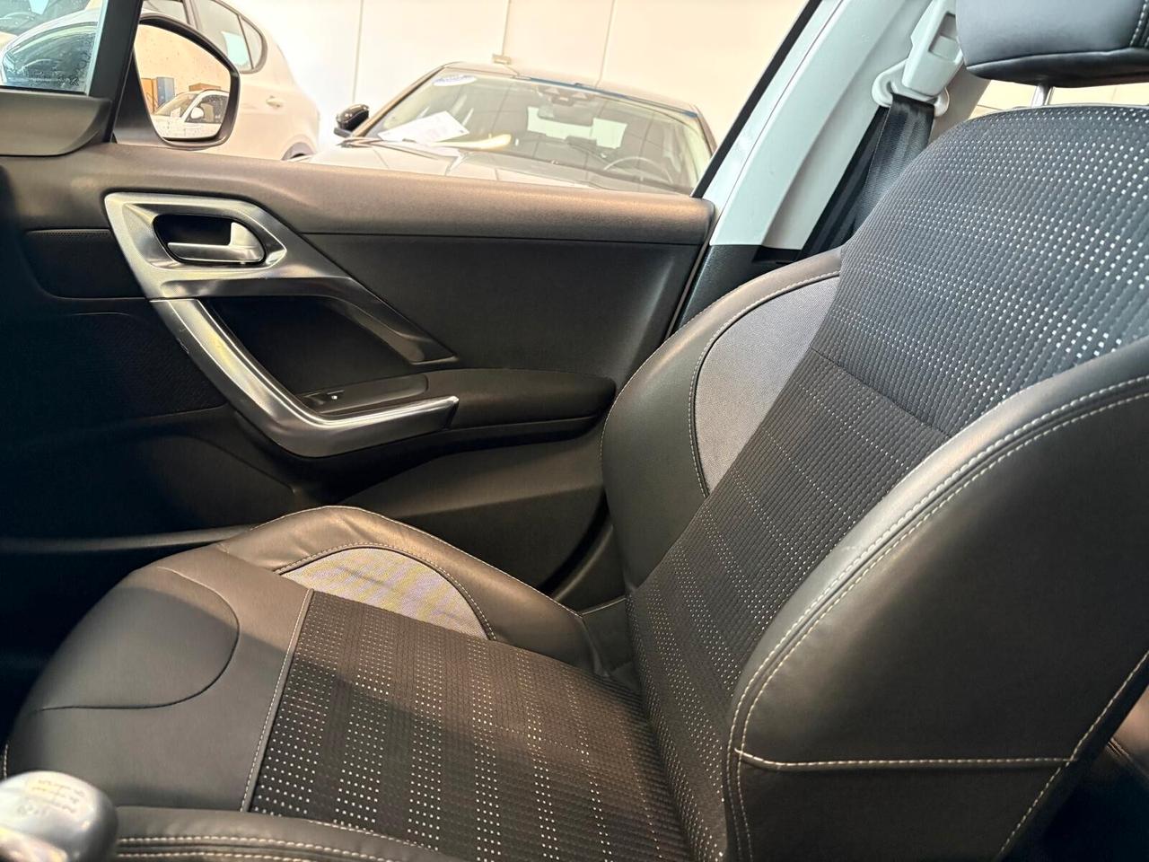 Peugeot 2008 ALLURE BlueHDi 120 6mt GRIP CONTROL