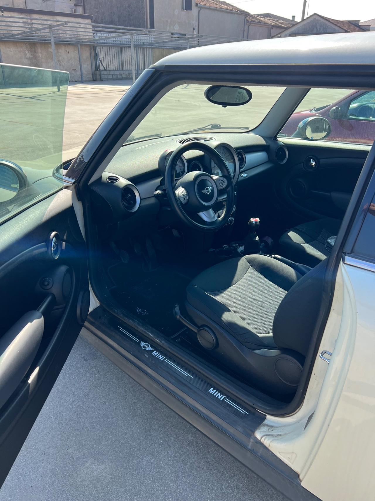 Mini 1.4 16V One Salt