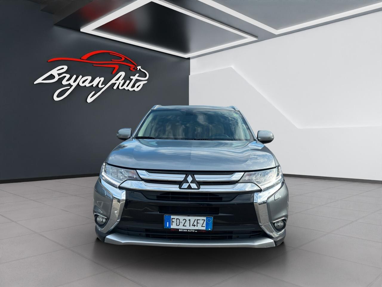 Mitsubishi Outlander 2.2 DI-D 4WD Instyle Plus Navi Diamond Pack 7P