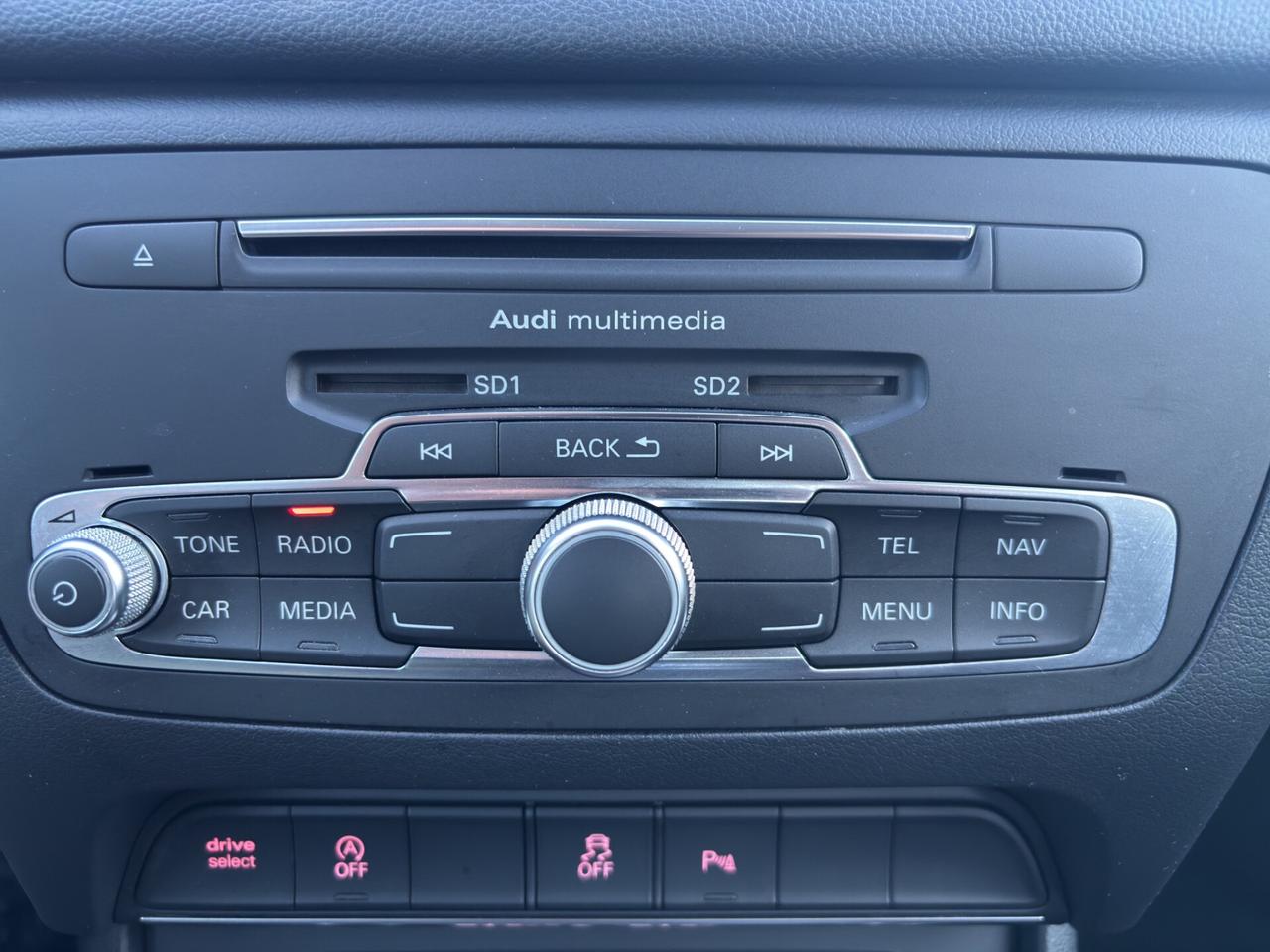 Audi Q3 2.0 TDI 120 CV Business