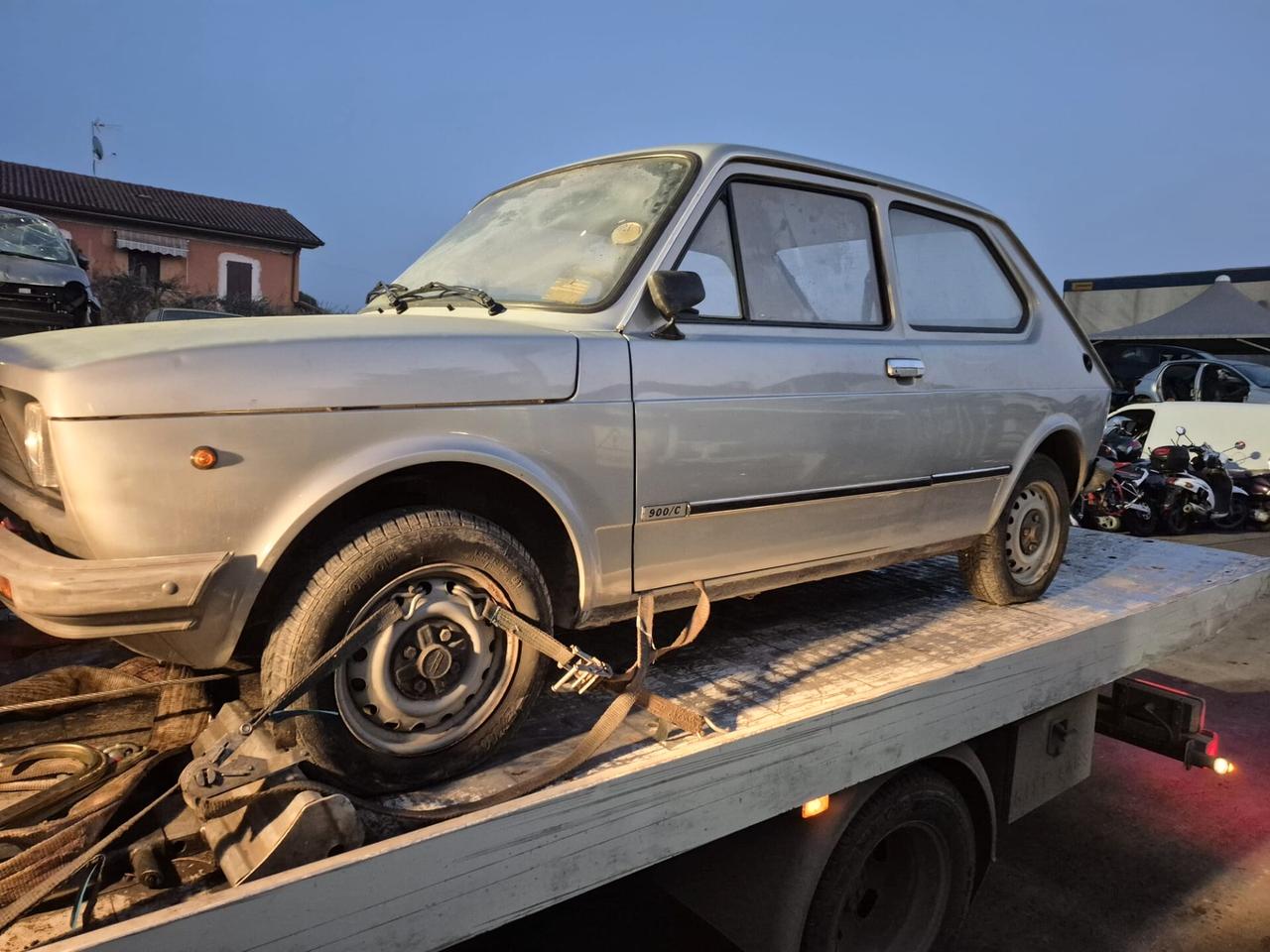 AUTO D'EPOCA FIAT 127