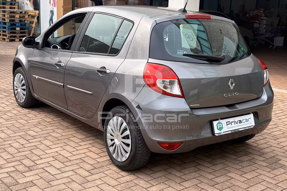 RENAULT Clio 1.2 16V 5 porte Dynamique