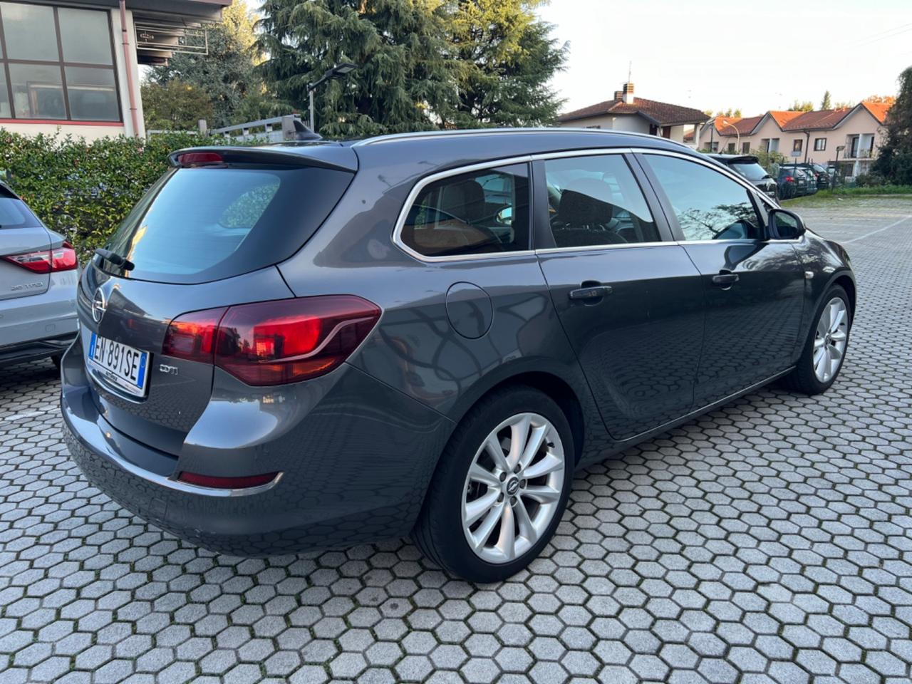 Opel Astra 1.7 CDTI 130CV Sports Tourer Cosmo Fleet