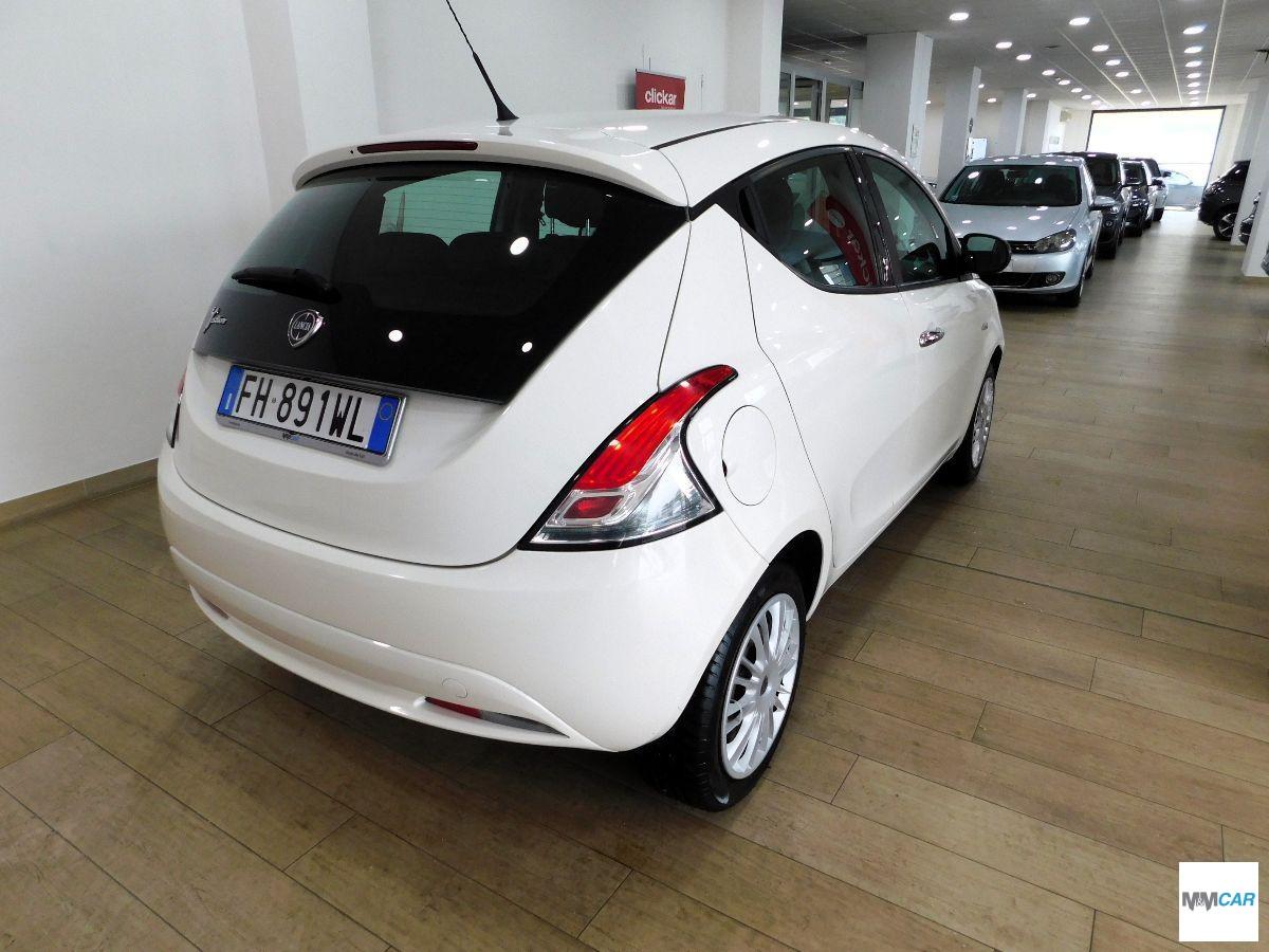 LANCIA - Ypsilon - 1.2 69 CV 5p. Silver