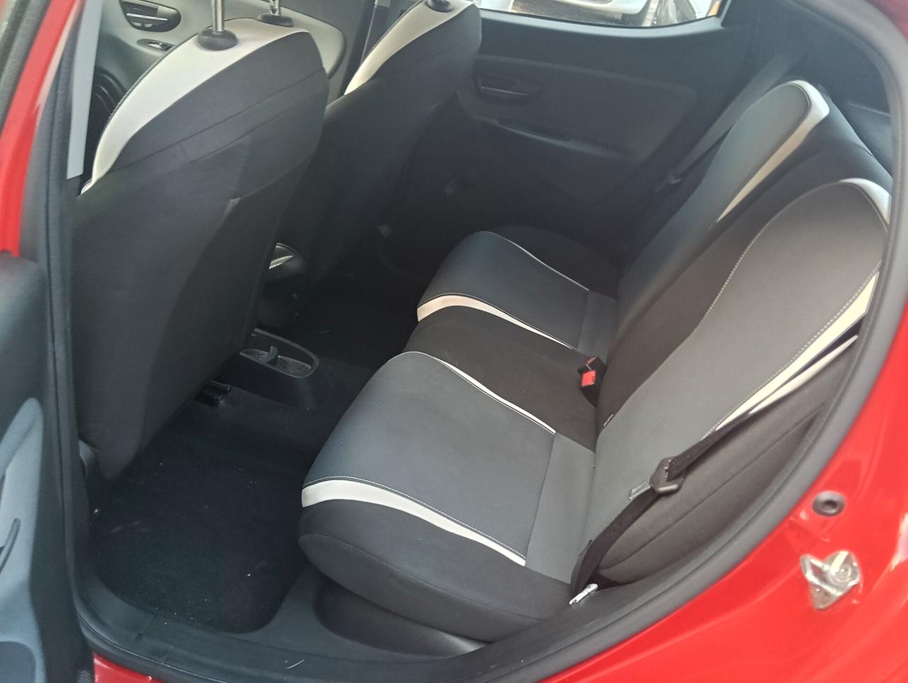 Lancia Ypsilon 1.2 69 CV 5 porte S&S Silver