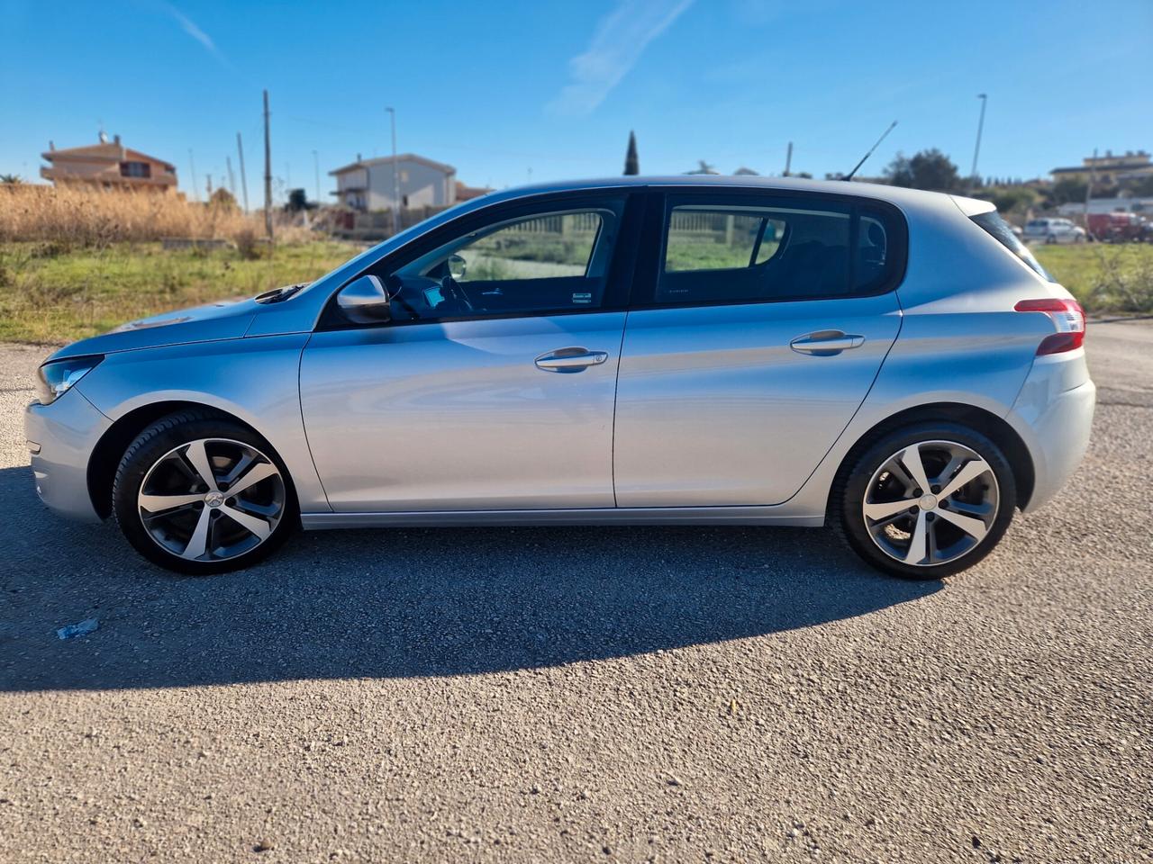 Peugeot 308 BlueHDi 120 S&S Allure