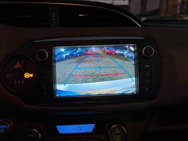 TOYOTA Yaris 1.5 Hybrid 5 porte Active AUTOMATICA PER NEOPATENT