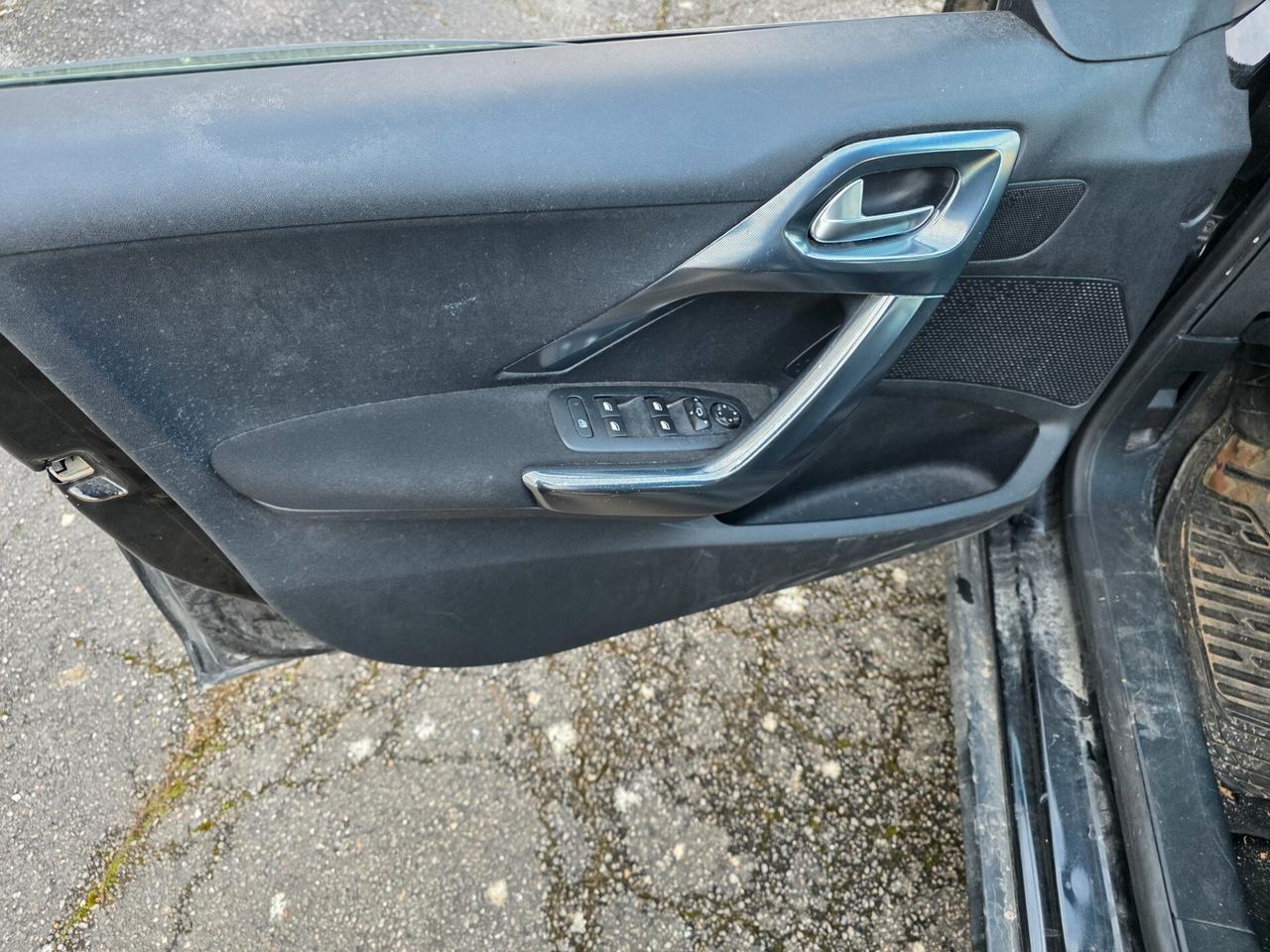 Peugeot 2008 BlueHDi 100 Allure