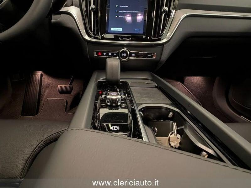 Volvo V60 Cross Country B5 AWD automatico Plus