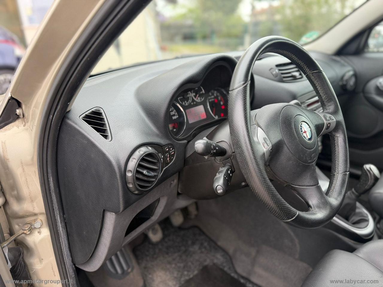 ALFA ROMEO 147 1.6 TS 105CV 5p. Distinctive