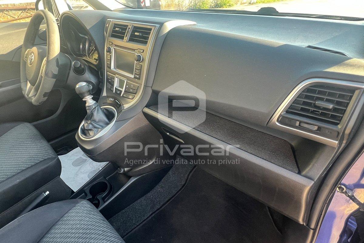 TOYOTA Verso-S 1.3 MT