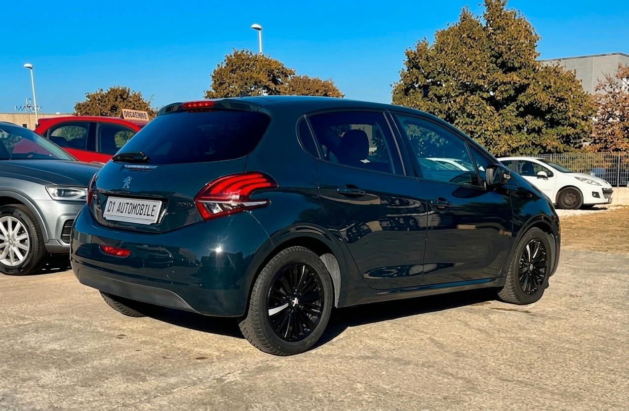 Peugeot 208 BlueHDi 75 5 porte Black Line