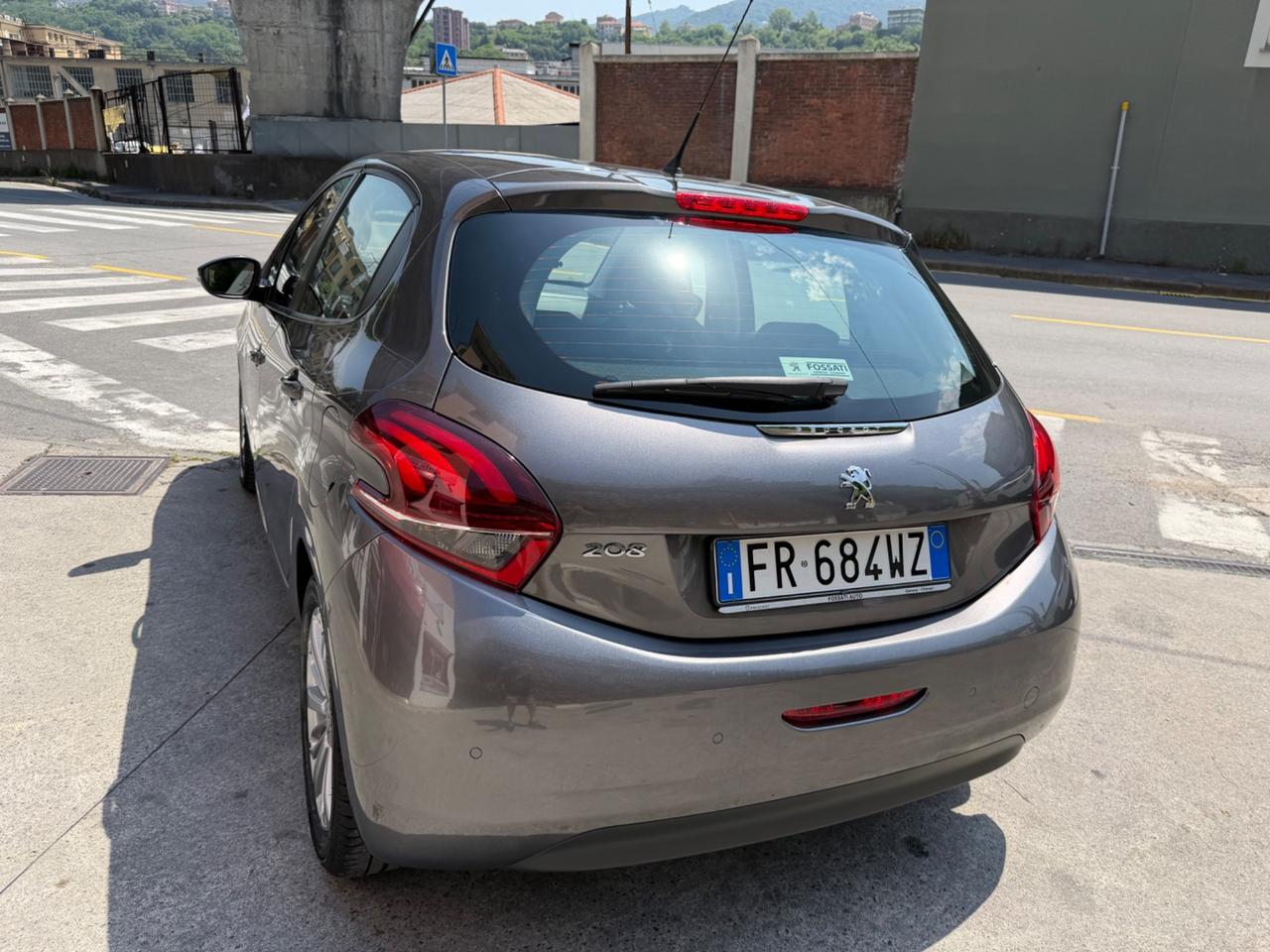 PEUGEOUT 208 1.2 ALLURE KM 19 MILA !!!