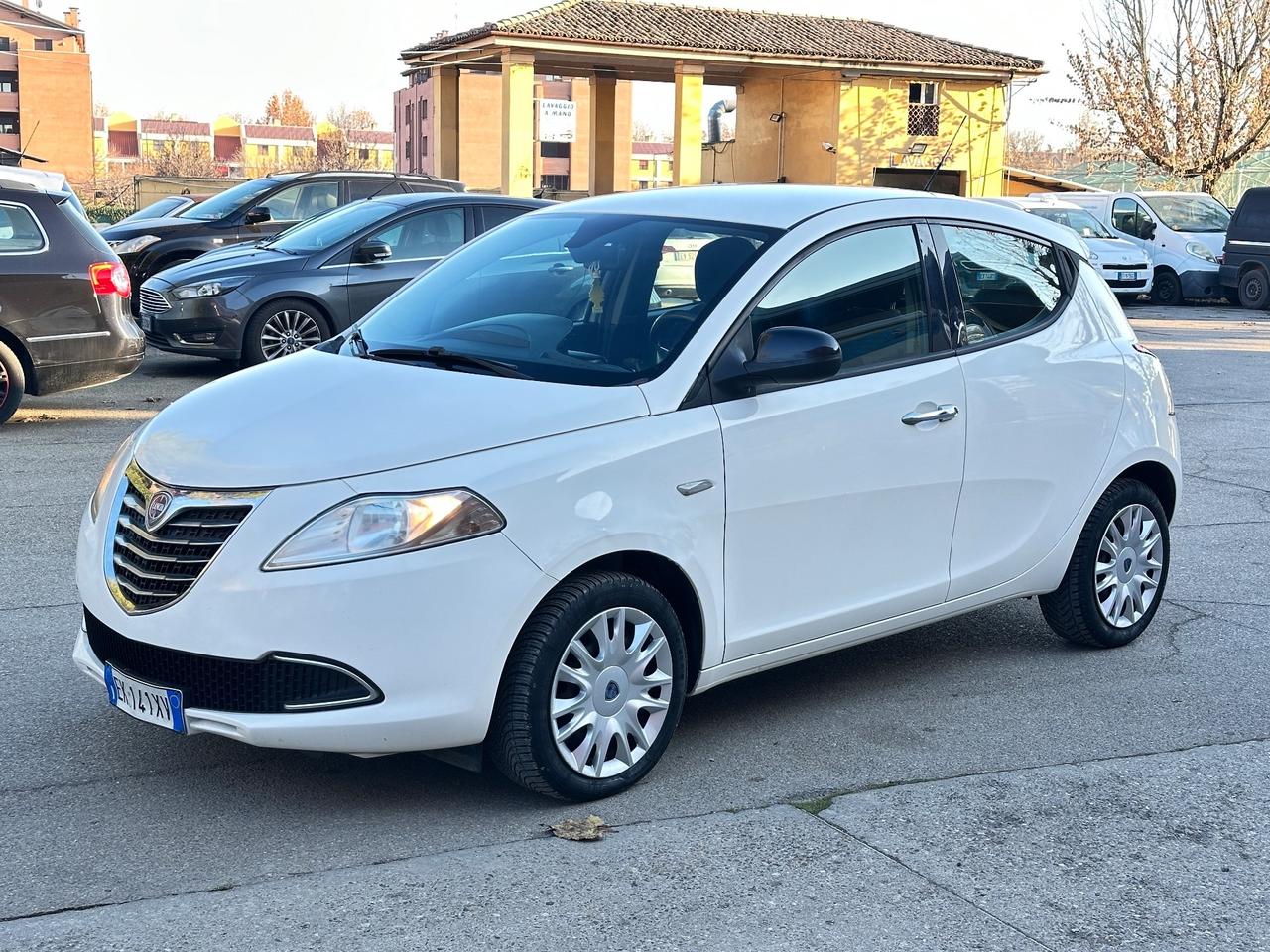 Lancia Ypsilon 1.2 69 CV 5 porte S&S Platinum