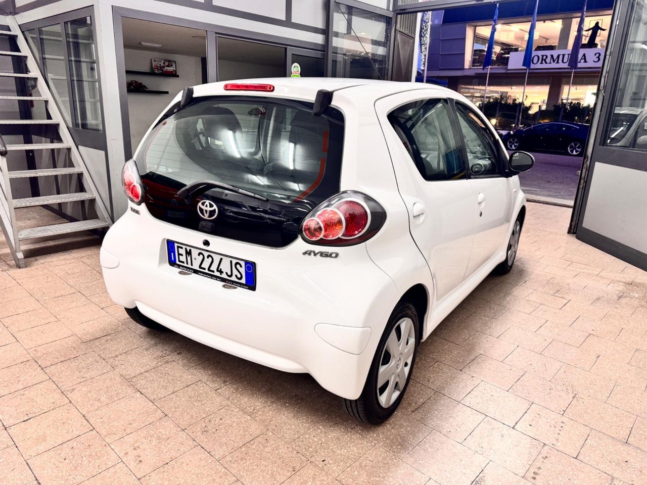 Toyota Aygo 1.0 68 Cv 5 Porte Lounge - 2012