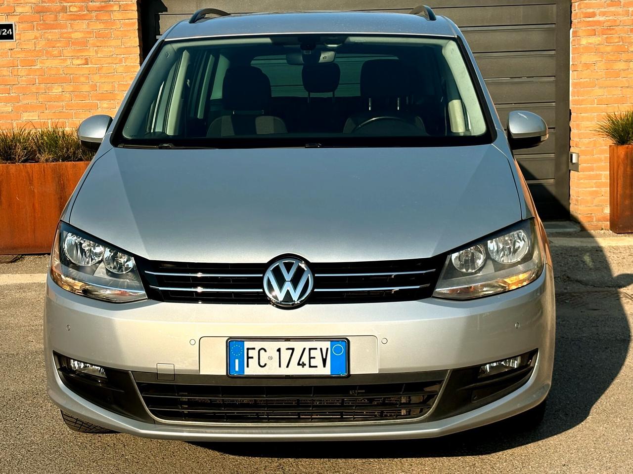 VW SHARAN 2.0D aut- 7 POSTI -EURO 6-Navi-2016