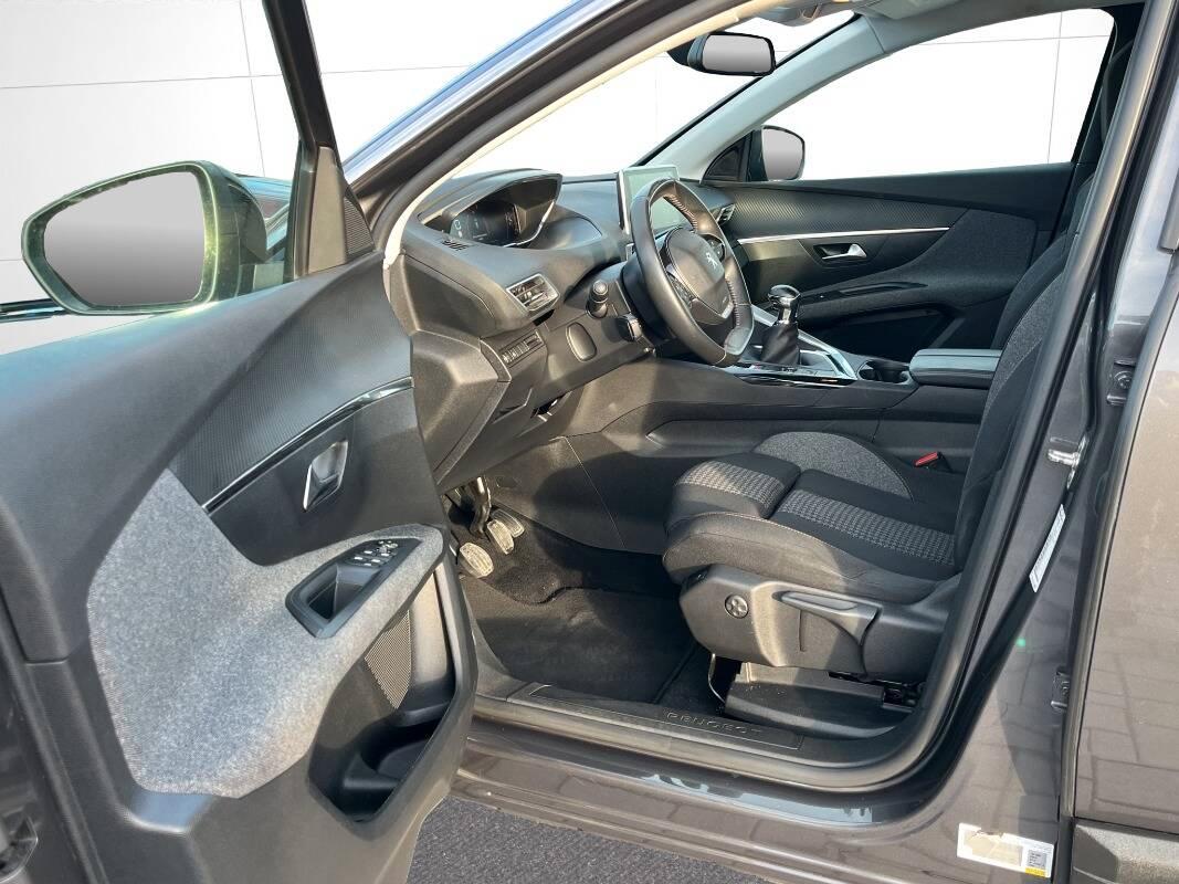 Peugeot 3008 II 1.2 puretech t Active s&s 130cv