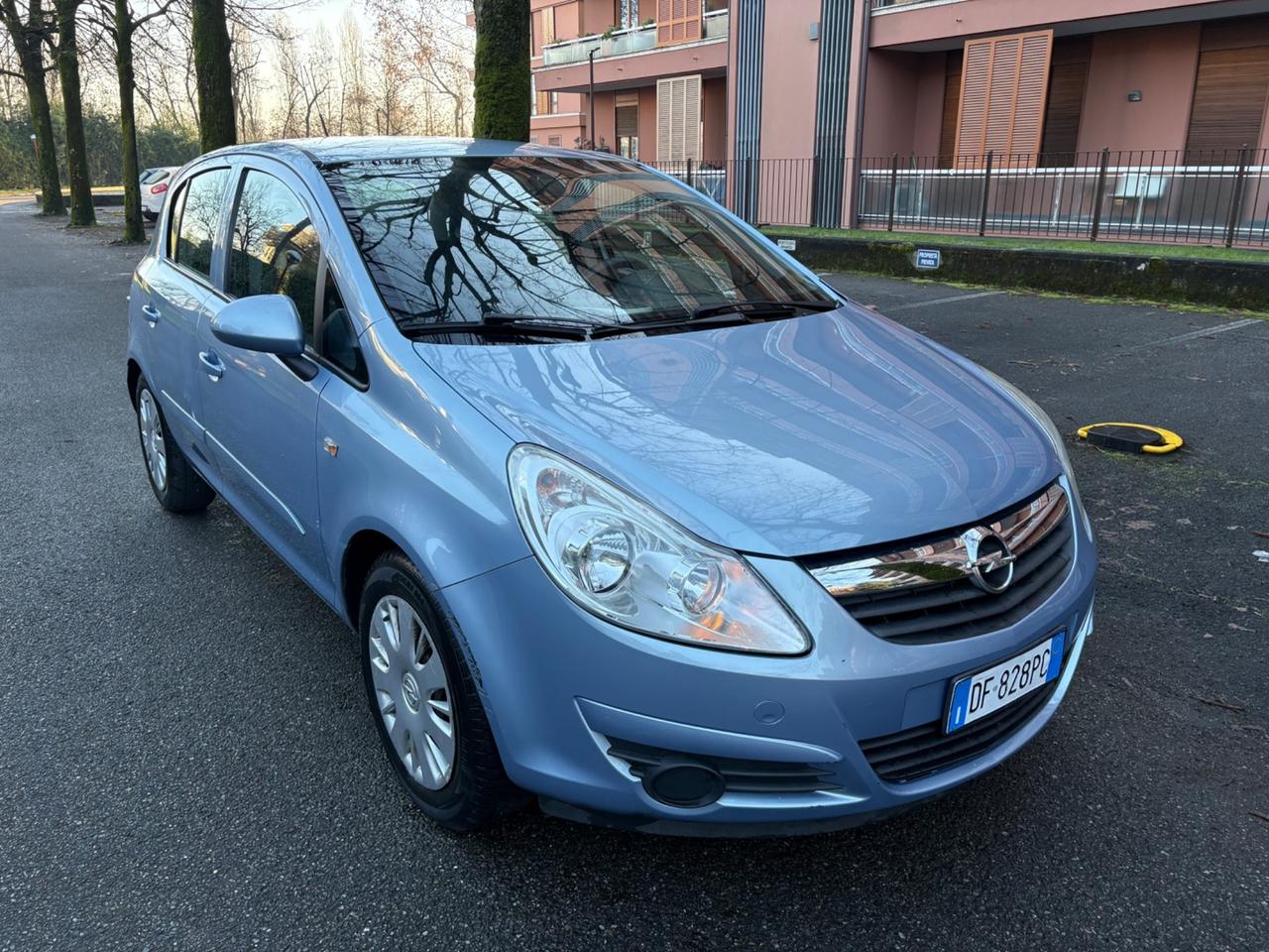 Opel Corsa 1.2 5 porte Cosmo