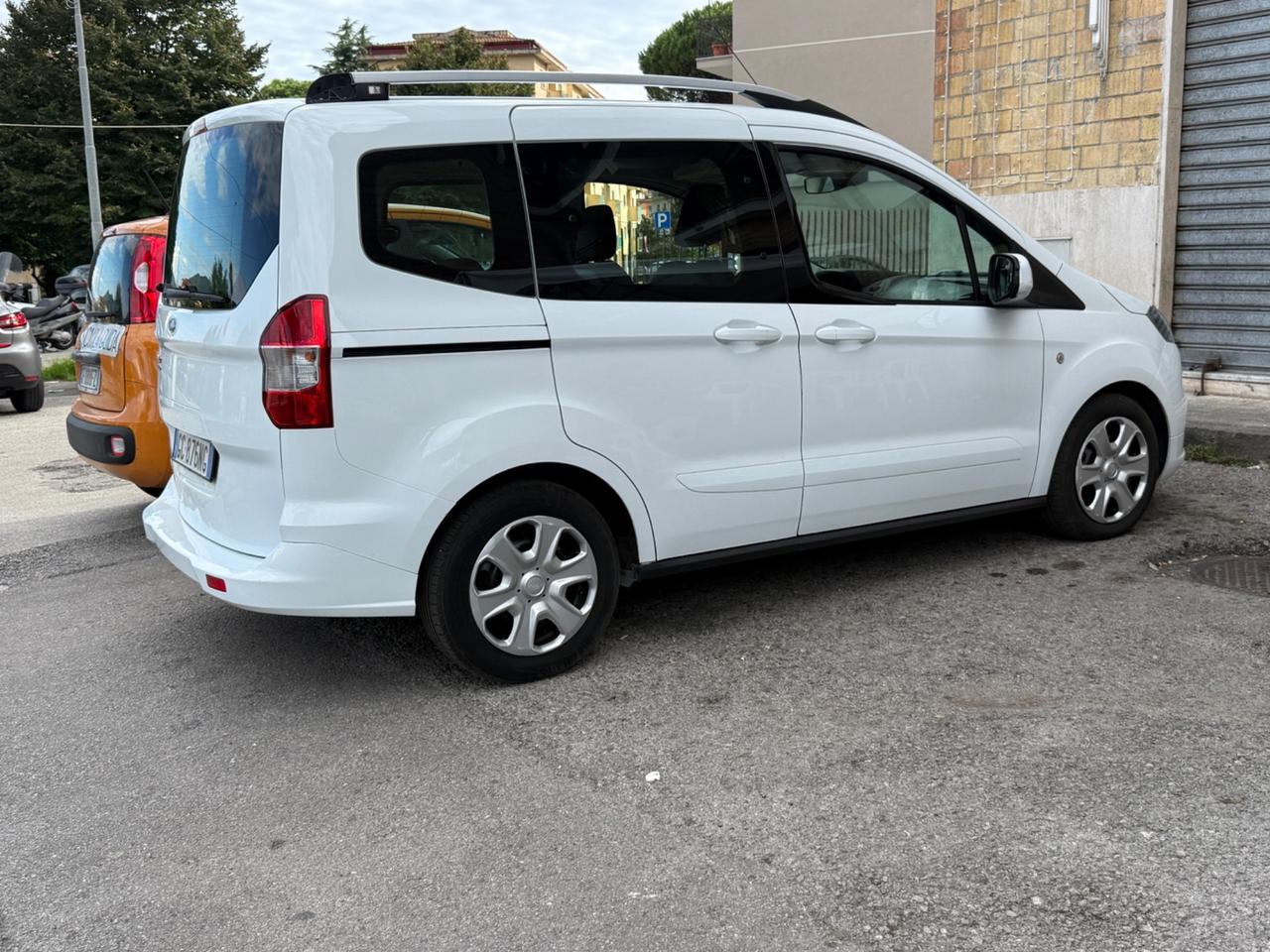Ford Tourneo Courier Tourneo Courier 1.5 TDCI 75 CV S&S Plus
