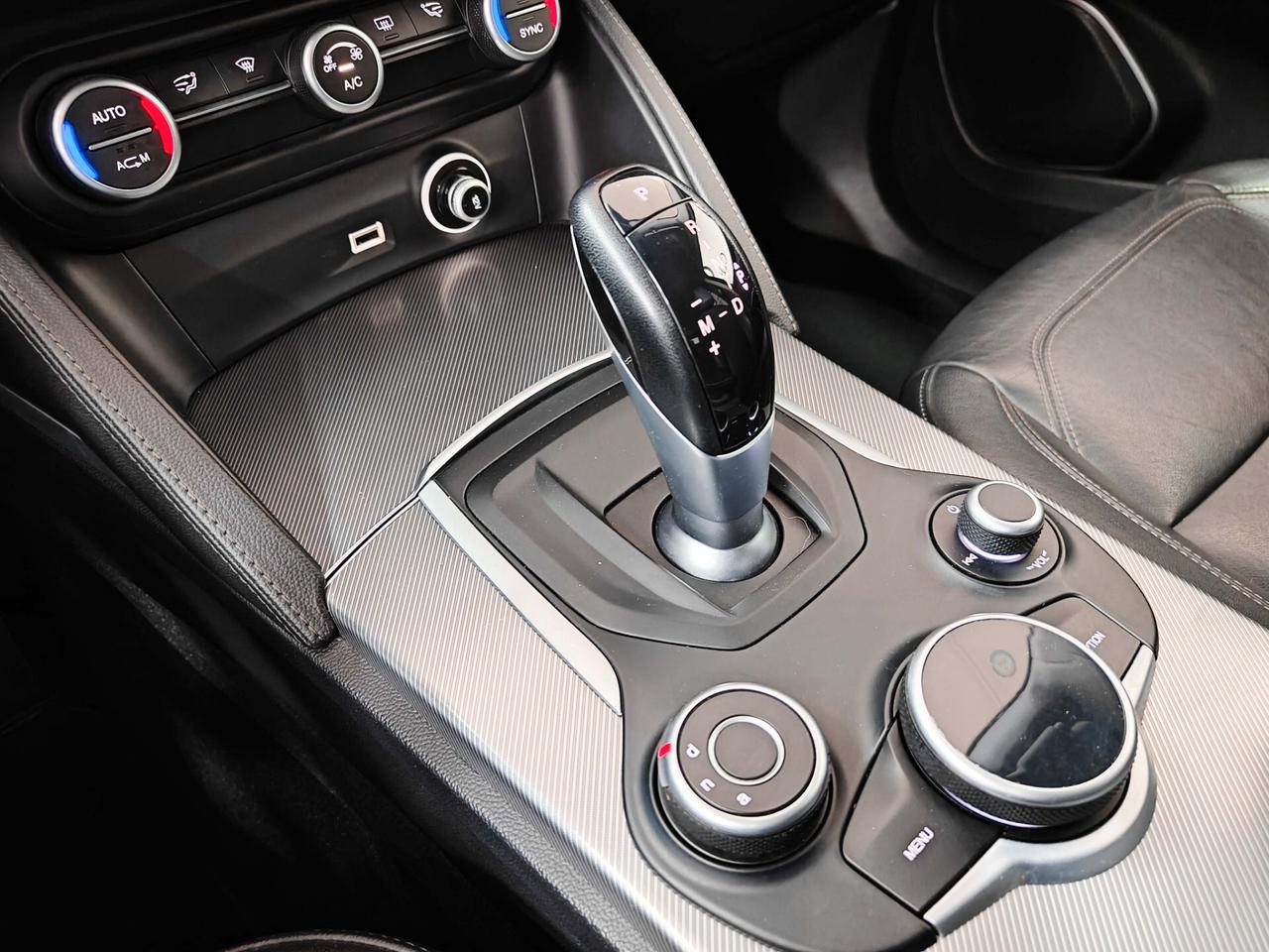 Alfa Romeo Stelvio 2.2 Turbodiesel 180 CV AT8 Q4 Super