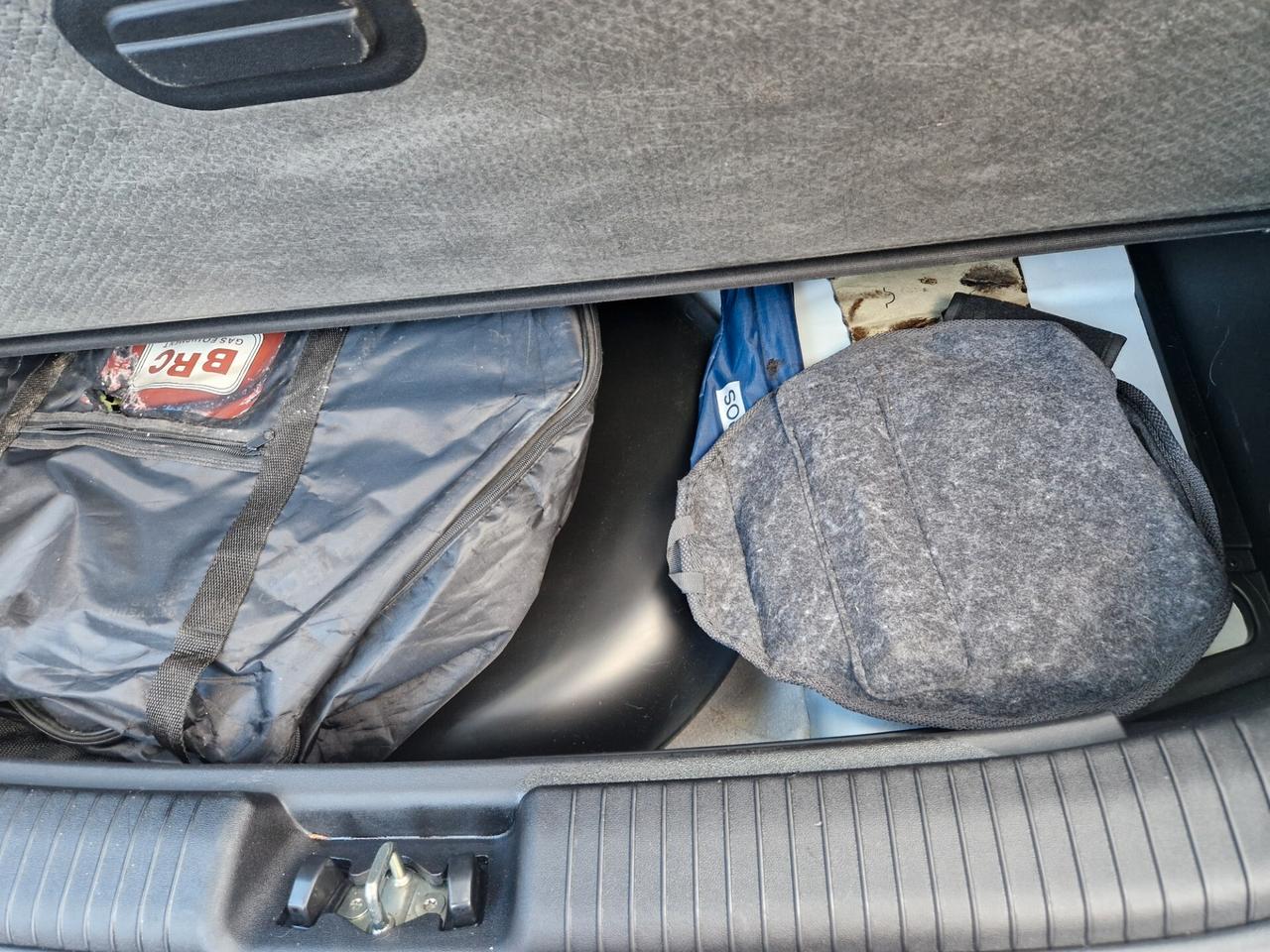 Hyundai iX20 1.6 125CV "74.400 km" GPL casa madre, Bluetooth