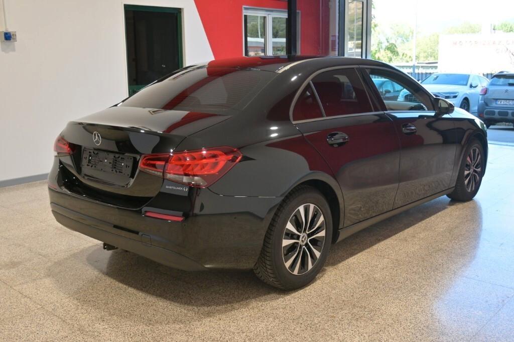 MERCEDES-BENZ A 180D SEDAN 116CV AUTOMATIC BUSINESS SOLUTION ( CRUISE - NAVI PREMIUM - MIRROR - PARK ASSIST - TELECAMERA POST. )
