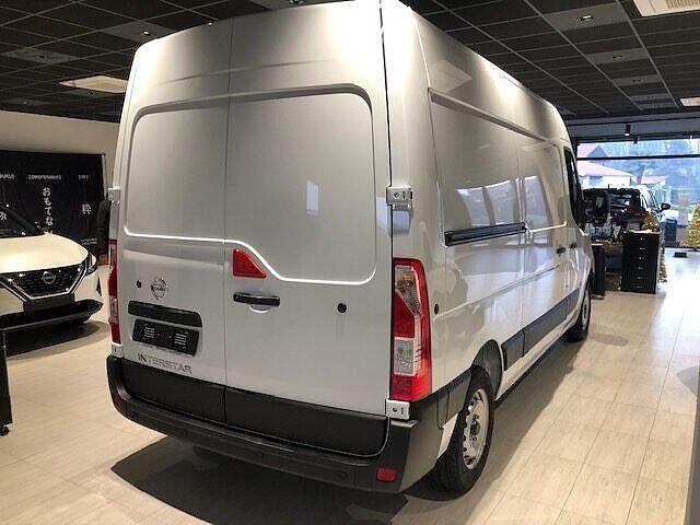 Nissan Van
