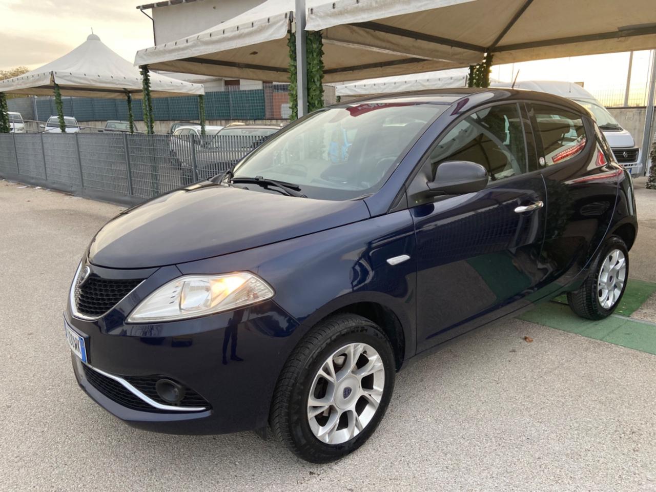Lancia Ypsilon 0.9 85 CV Metano Platinum garanzia