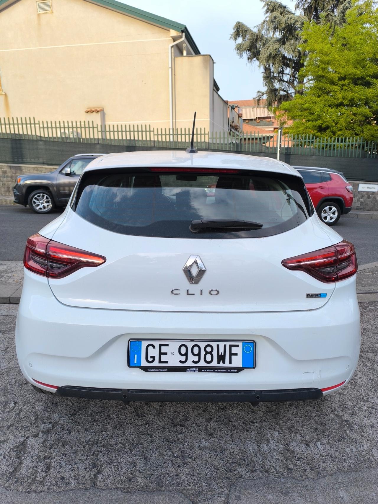 Renault Clio full Hybrid e-tech 140cv 5p automatica