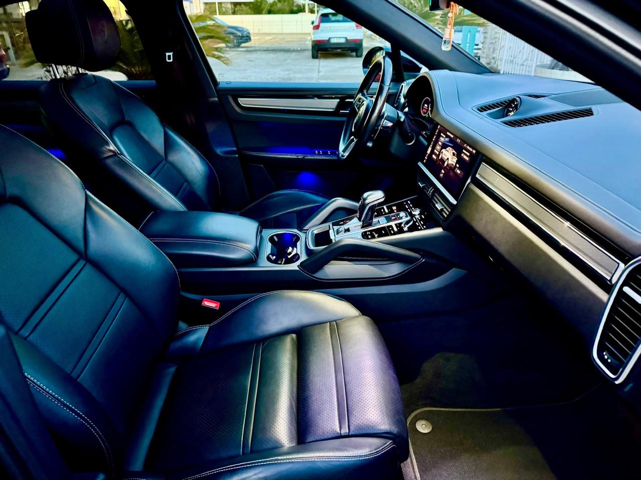 PORSCHE CAYENNE COUPE 3.0 462cv E-HYBRID FULL (PERMUTO)