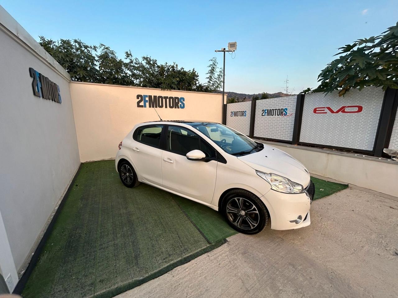 Peugeot 208 1.4 HDi 68 CV 5 porte Allure