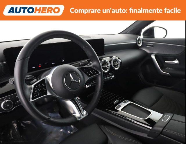 MERCEDES-BENZ A 250 e hybrid EQ Premium