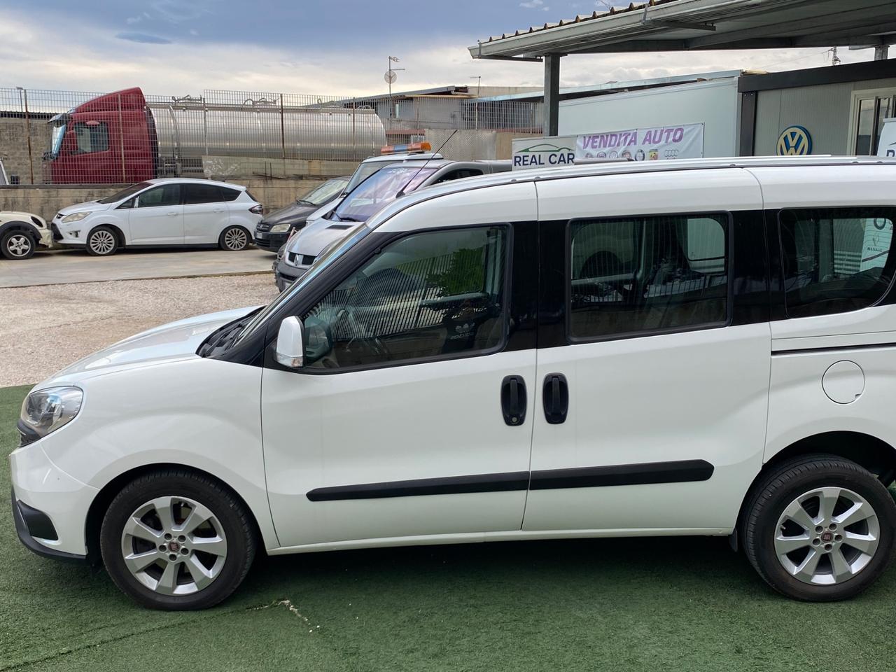 Fiat Doblo 1.6 Diesel Lounge 5 Posti Anno 2018