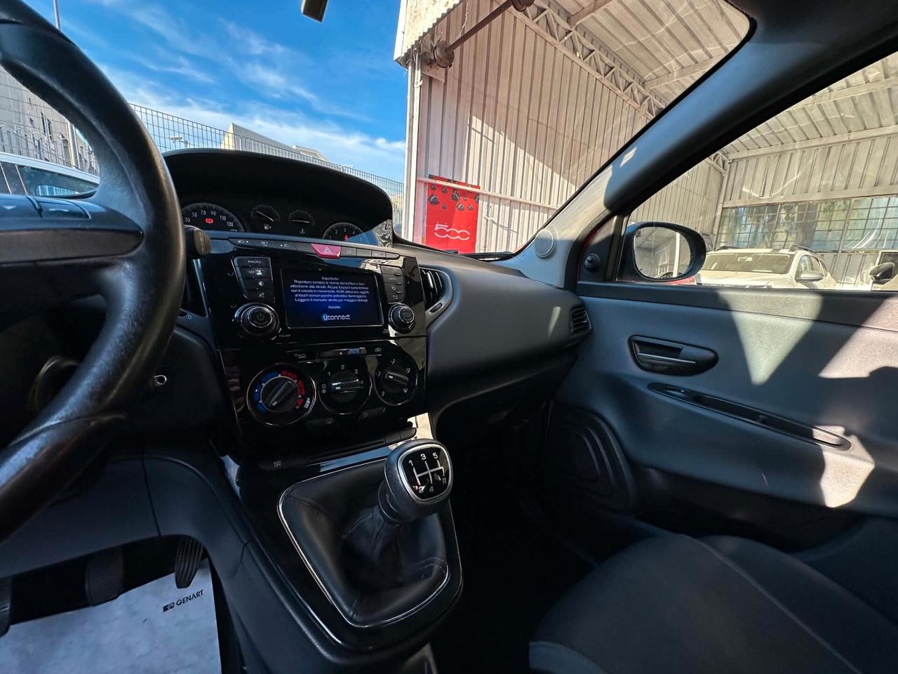 Lancia Ypsilon 1.2 69 CV 5 porte Gold