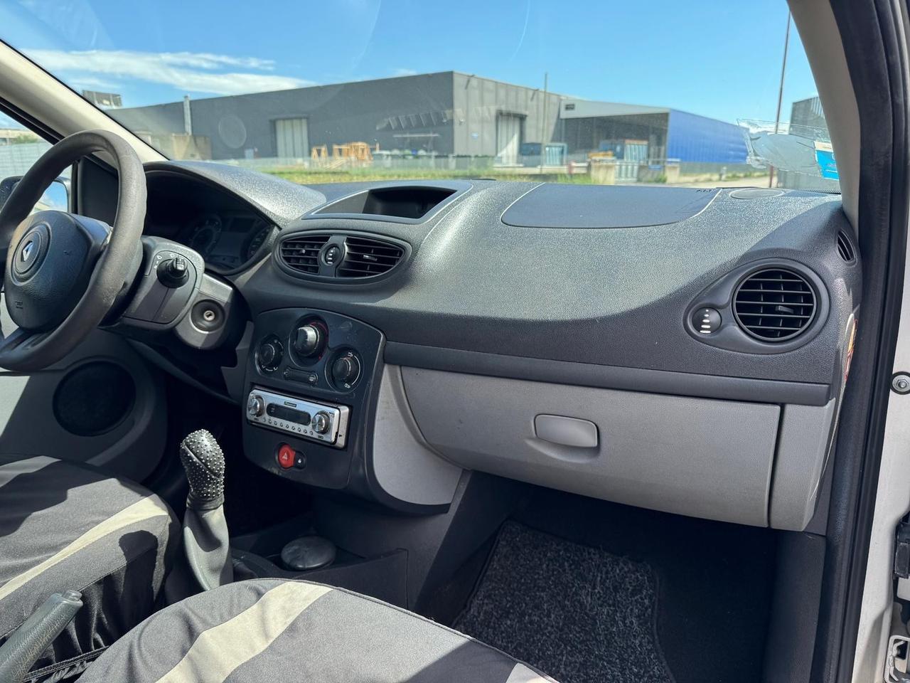 Renault Clio 1.2 16V 3 porte Luxe